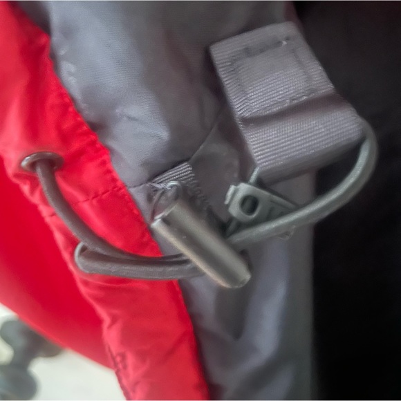 Vintage EMS vest. Packs into its own pocket. Great for spring fall hikes - Picture 4 of 12